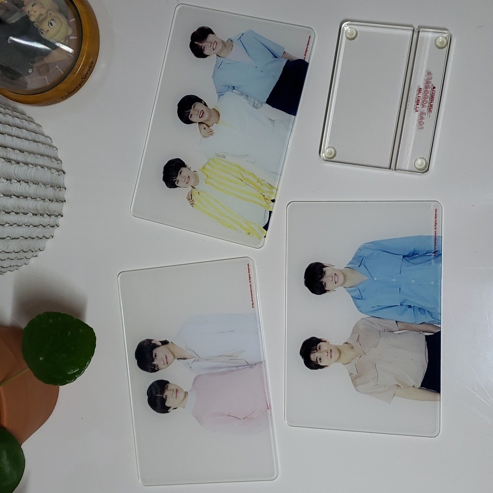 BTS Photo Frame Set